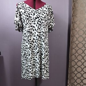 Stylish Black and White Leopard Print Dress